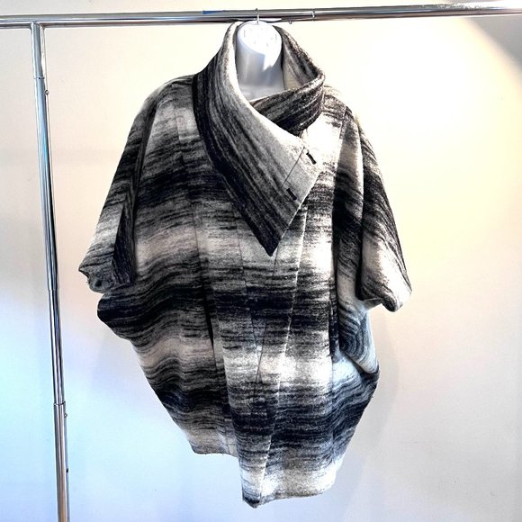 Virgin Wool Blend Black and White Contemporary Winter Cocoon Coat Sz Medium 8 - Picture 1 of 11